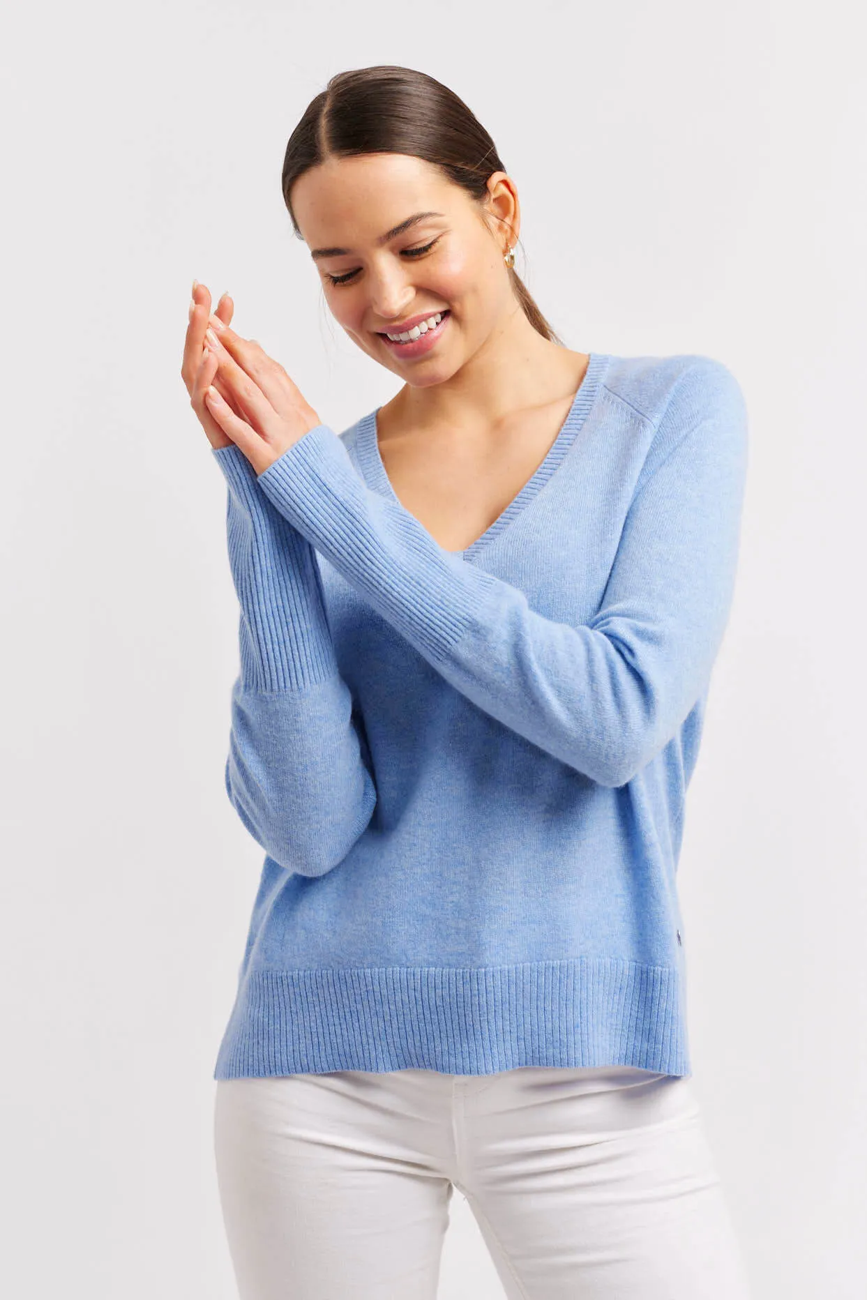 Fifi V Cashmere Sweater in Azure