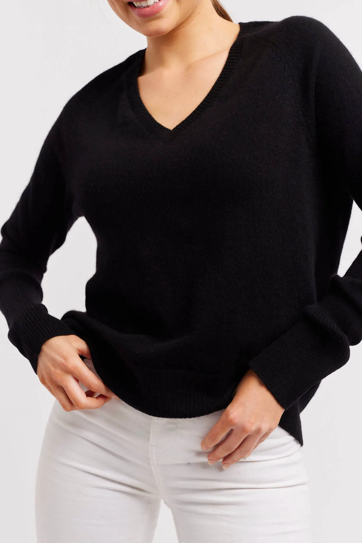 Fifi V Cashmere Sweater in Black