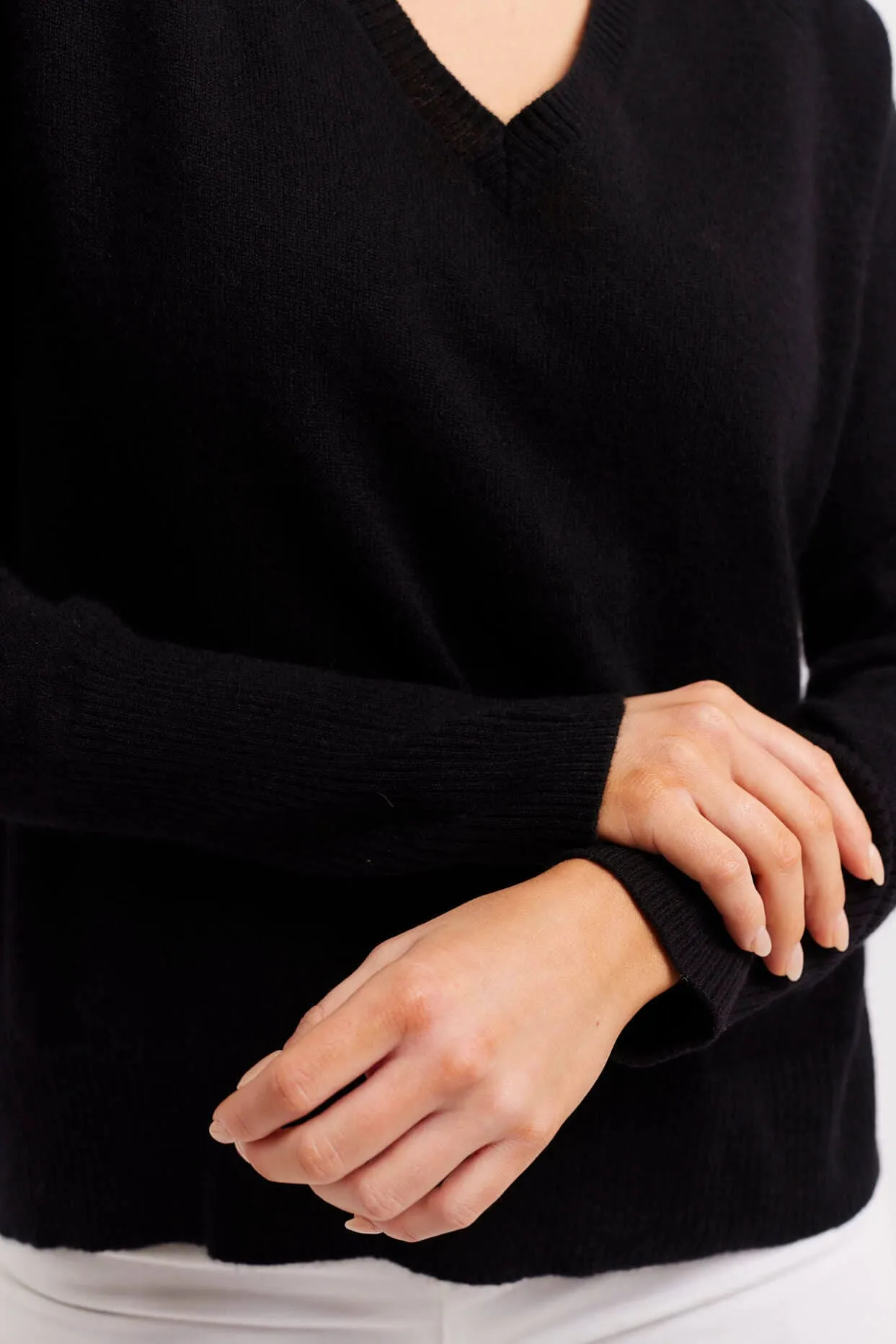 Fifi V Cashmere Sweater in Black