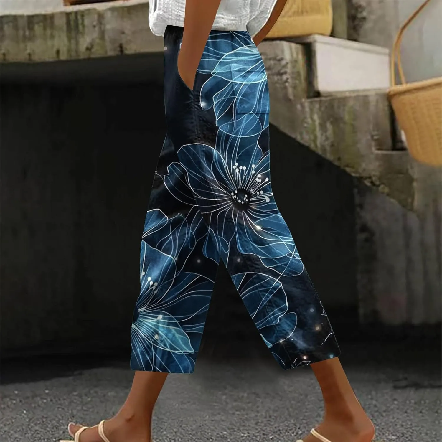 Hawaii Capri Pants for Women Casual Tropical Floral Print Pants Elastic High Waist Drawstring Summer Beach Trousers