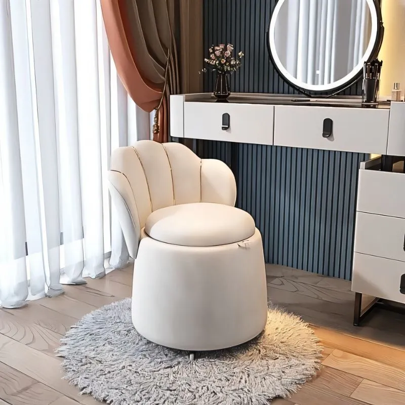 Philia Accent Chair