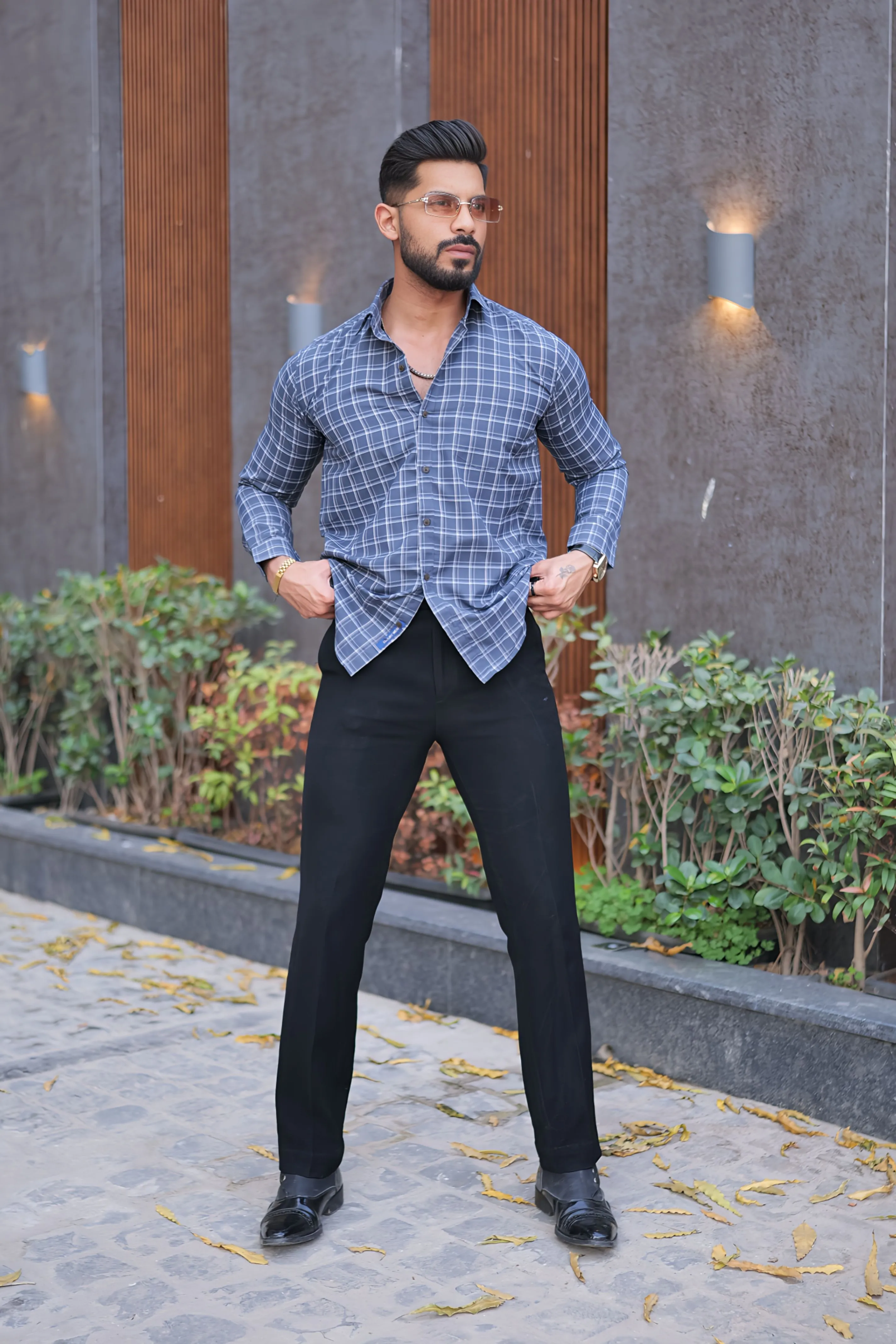 VOZIA Trendy Checked Men's Shirt