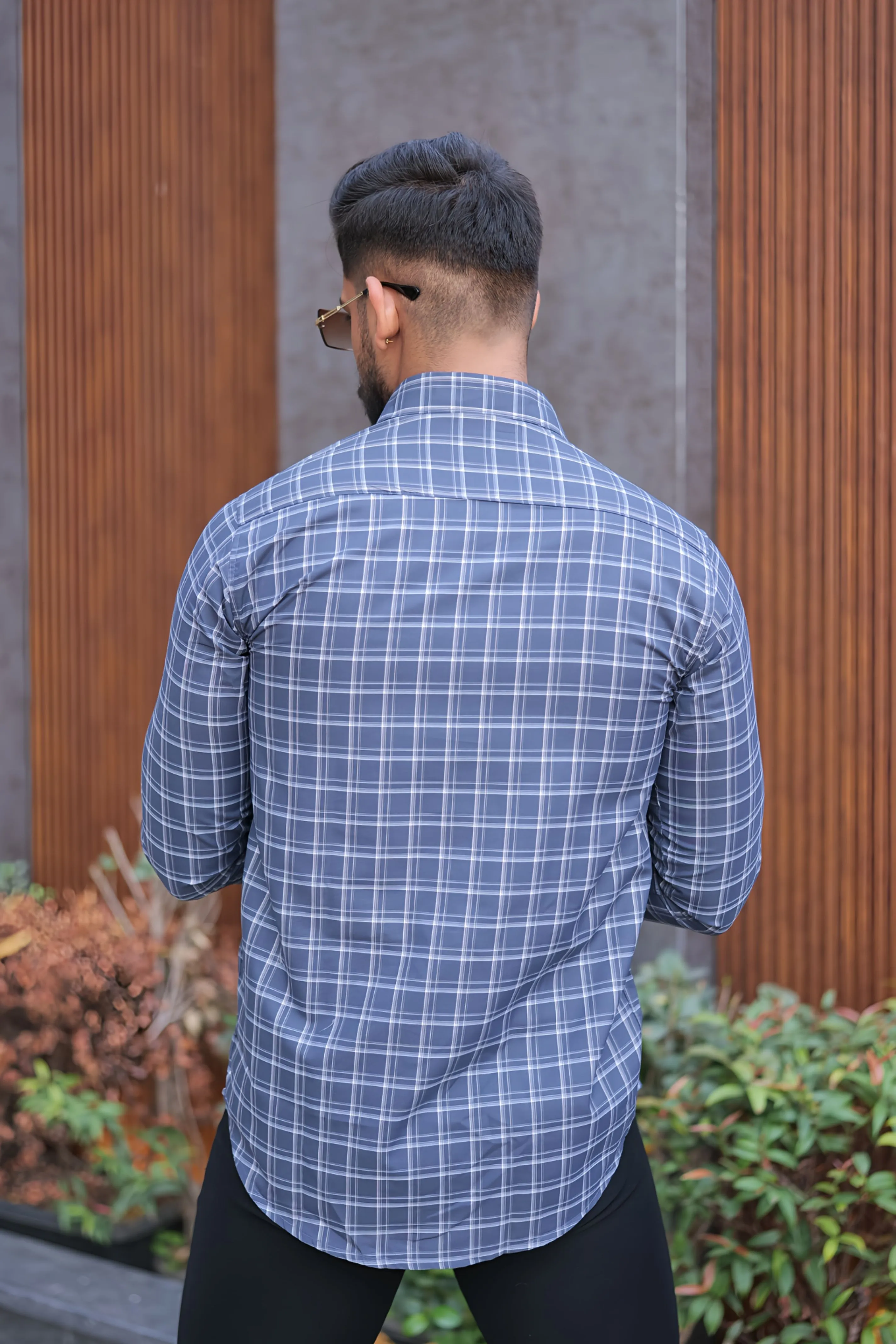 VOZIA Trendy Checked Men's Shirt