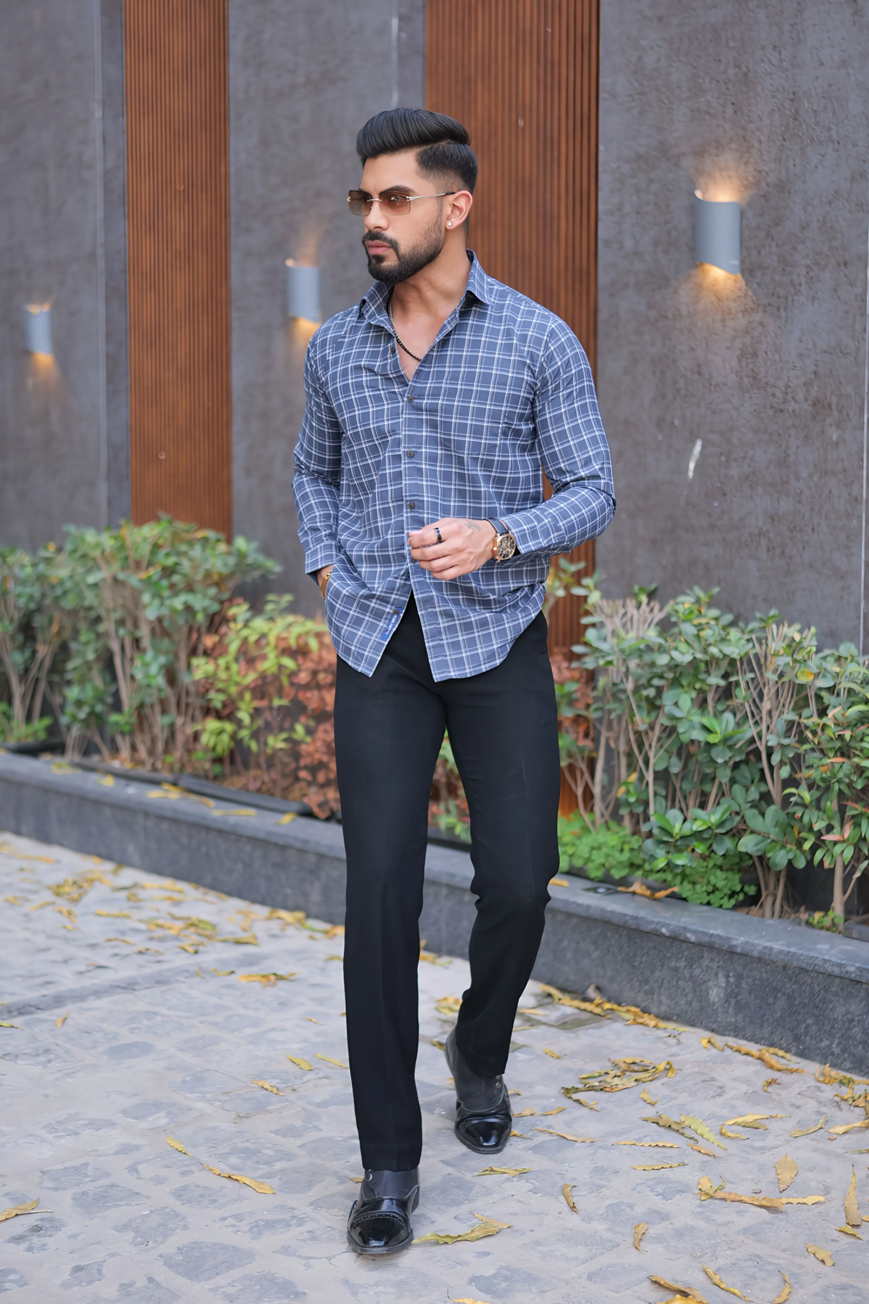 VOZIA Trendy Checked Men's Shirt